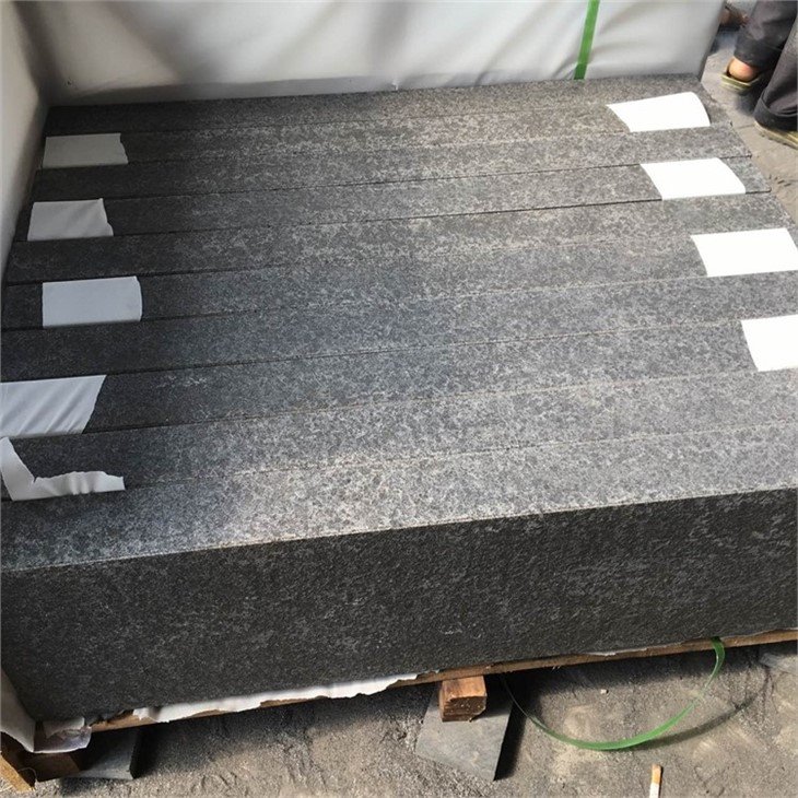 G684 Kerbstone 2