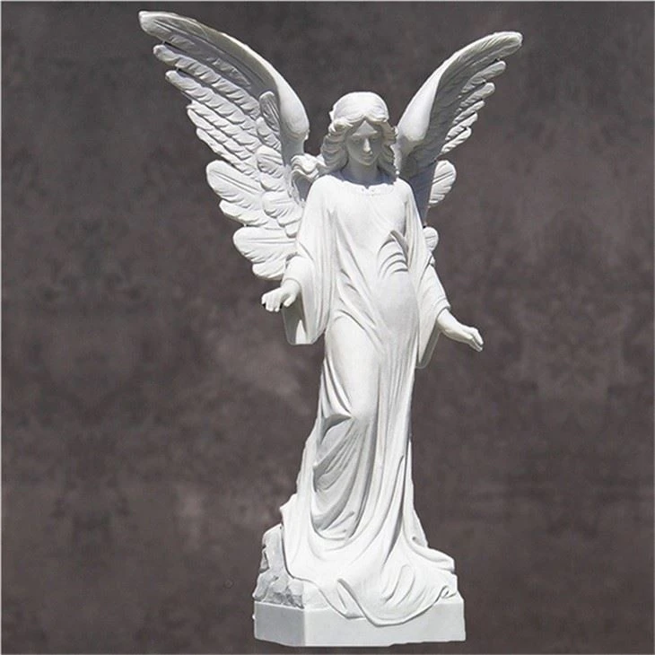 Baltā marmora eņģeļa statuja